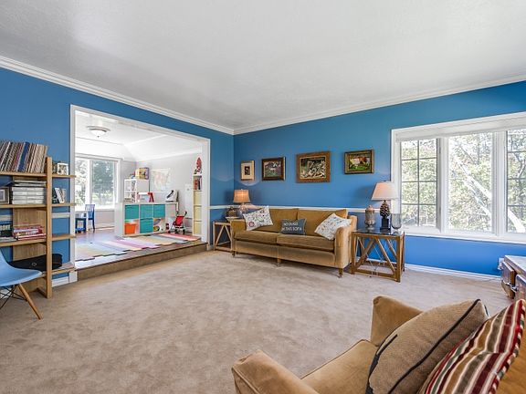 4th image of 14 Dawn Hill Dr