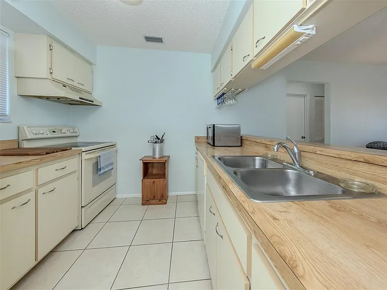 217 Airport Ave W #216 — Photo 18