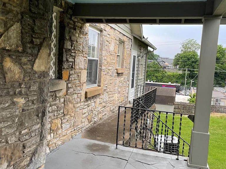 2613 Westwood Dr — Photo 5