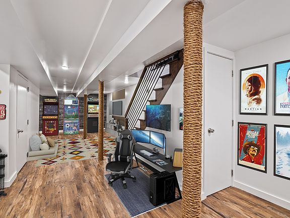 3rd image of 742 Lexington Ave APT 1