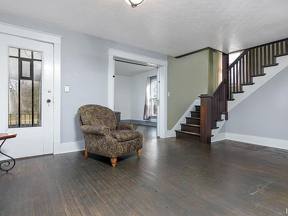 2nd image of 417 E Waterford St