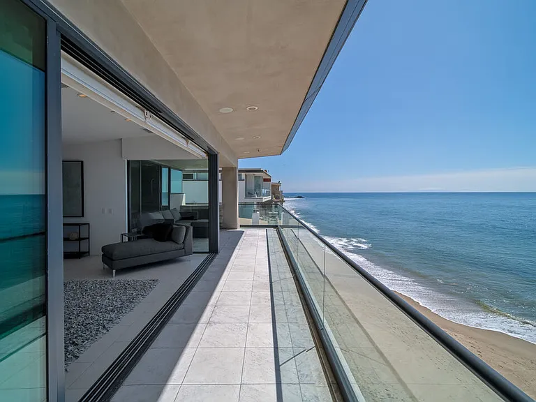 25250 Malibu Rd — Photo 33