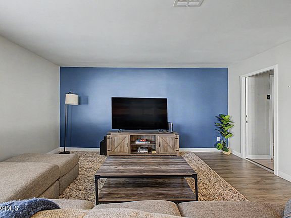 4th image of 955 E MARIGOLD Lane