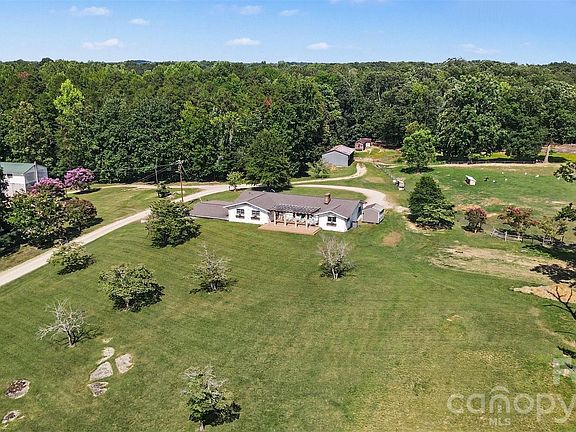 3rd image of 184 Hawkins Holler Dr