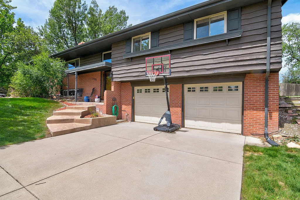 4 bed, 2141 sqft, $3,500 — Photo 1