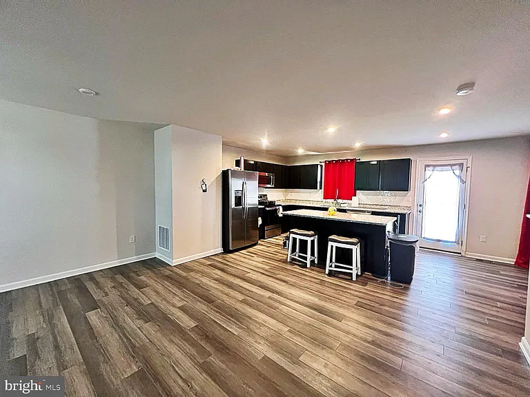 94 Opal Dr — Photo 3
