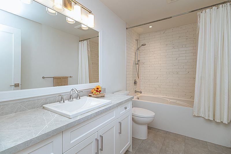 Oak Bay House for rent - 2 Bedrooms — photo 15