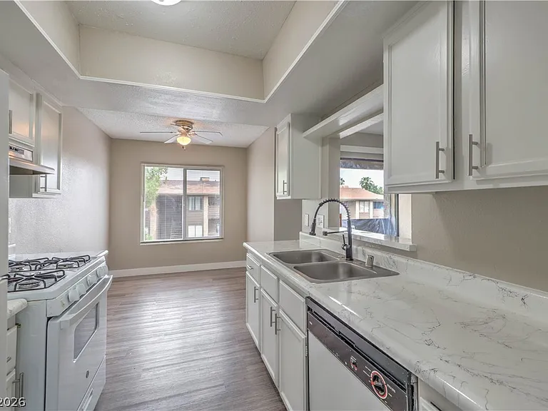 4571 Carriage Park Dr #C — Photo 8