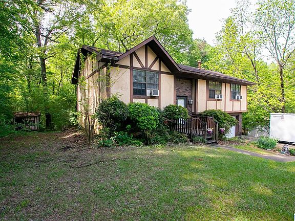 3rd image of 521 Foxfire Dr