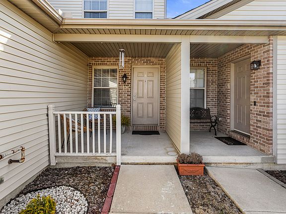 3rd image of 1404 Bluegrass Ln