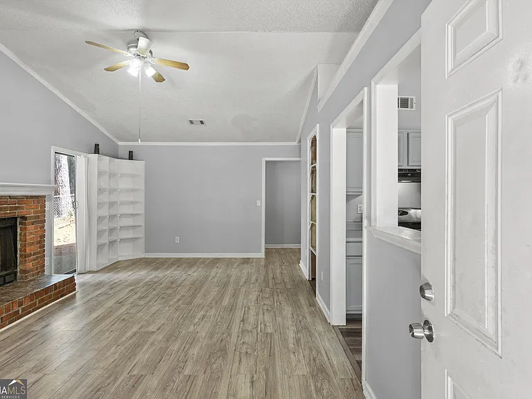 991 Brandon Hill Way — Photo 2