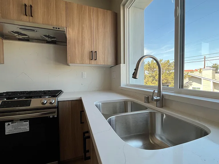 116 W Marshall St #A-F — Photo 9