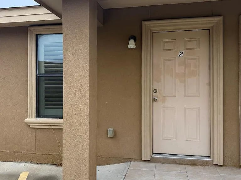 1520 Eidson Rd — Photo 1