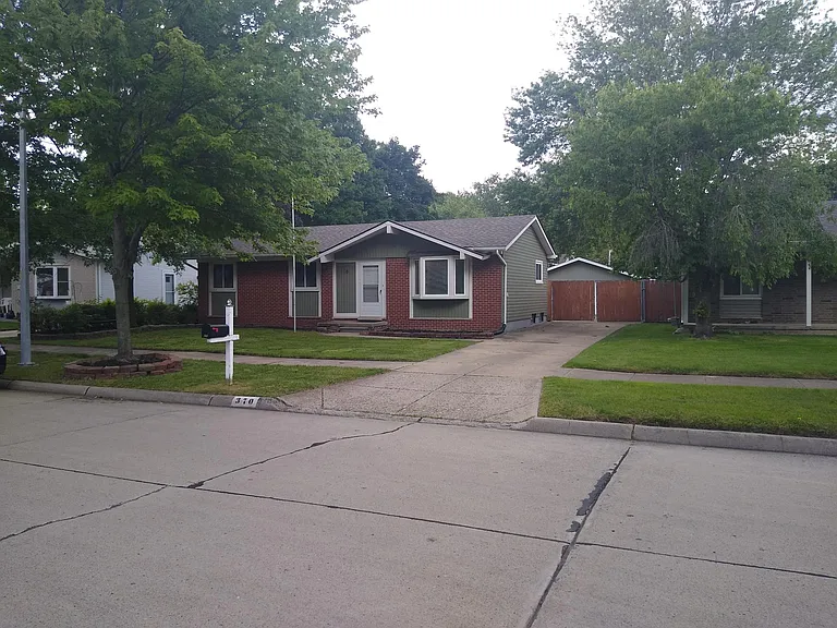 370 Randolph St — Photo 15