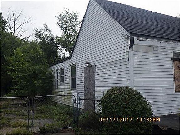 3rd image of 17920 McDougall St