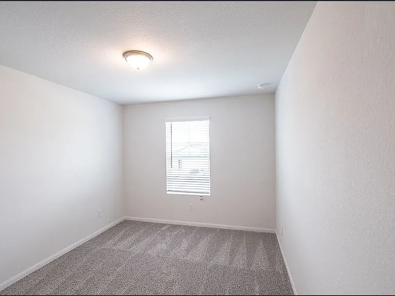 104 Greenthread Dr — Photo 18