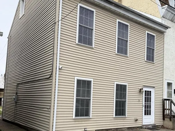 28 S 3rd St, Hamburg, PA 19526