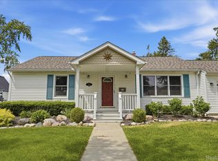 330 Whipple St, South Lyon, MI 48178