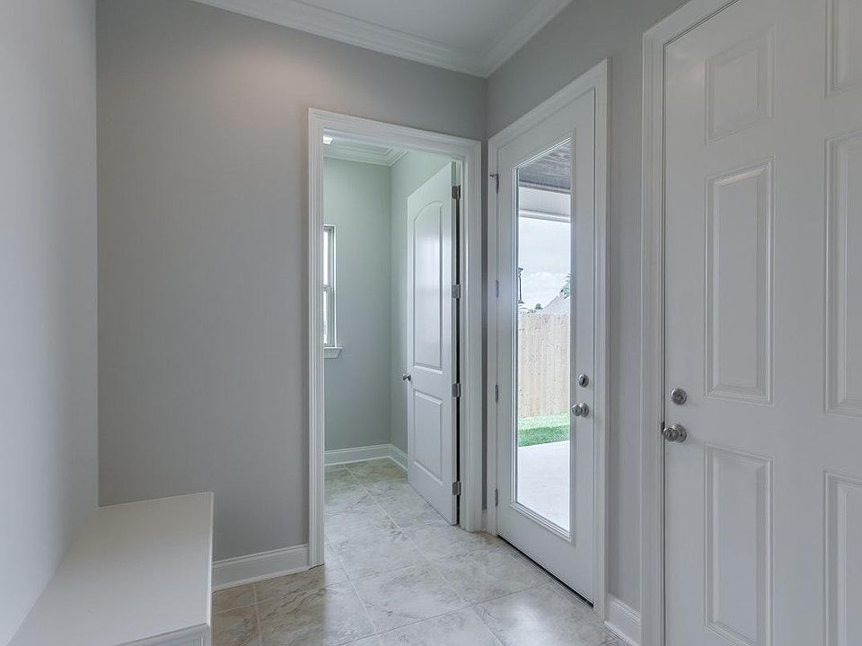 1st image of 106 Parker Ln
