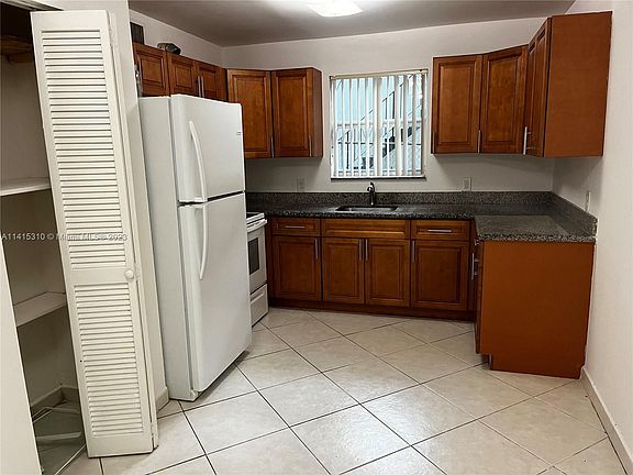 2nd image of 181 NW 47th Ave #4