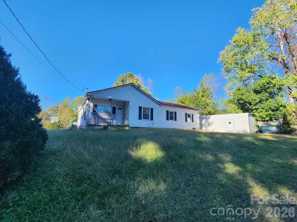 1416 Graystone Pl SW, Lenoir, NC 28645