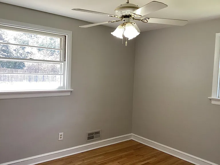 7507 Brisbane Dr — Photo 10