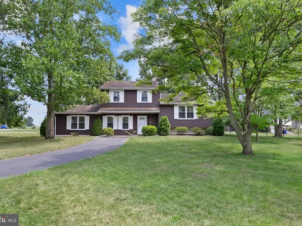 2990 Marlborough Rd, Dover, PA 17315