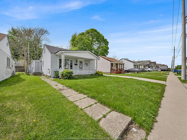1183 Felix Ave — Photo 7