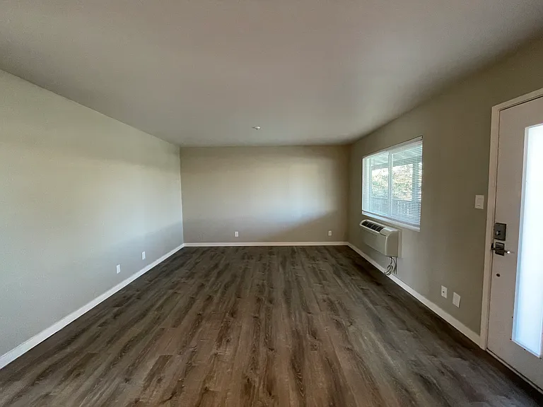 2x1 Living Room