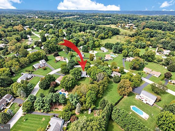 2nd image of 1243 Upton Cir