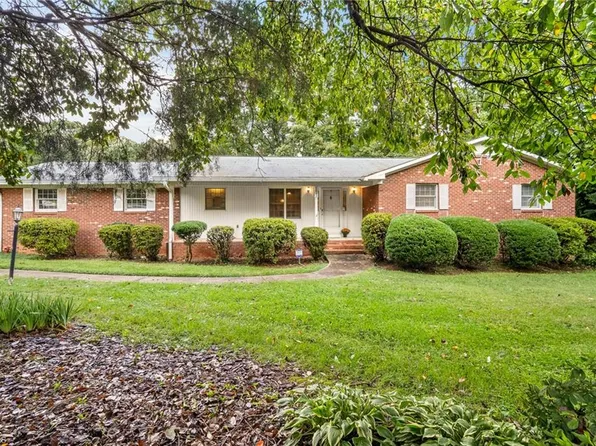 7442 Farmbrook Pl, Thomasville, NC 27360
