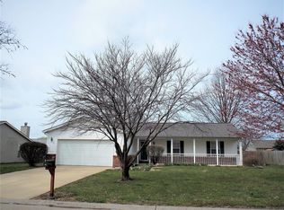 725 Saint John Dr, Shiloh, IL 62221