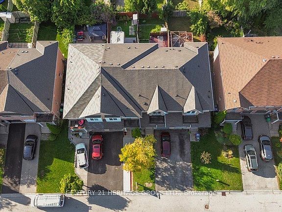2nd image of 3954 Coachman Cir