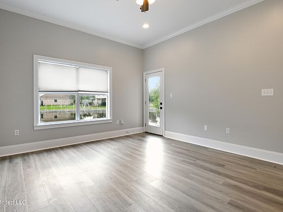 4th image of 212 Capri Pl #212