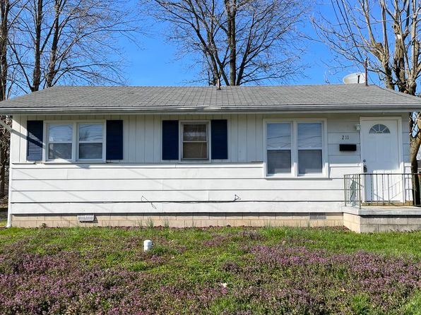 211 W County Rd