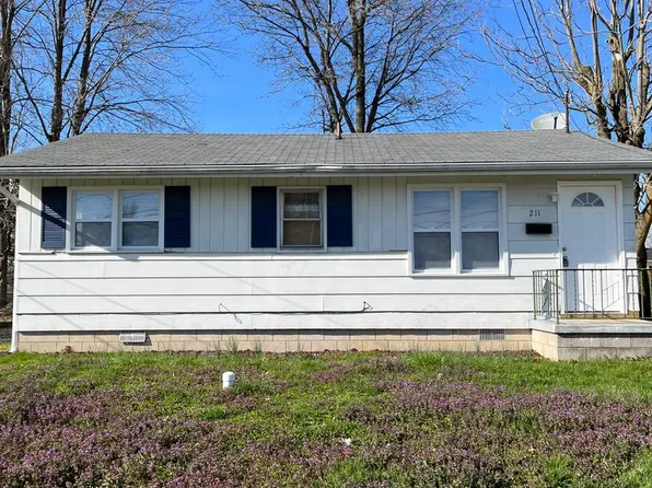 211 W County Rd, Jerseyville, IL 62052
