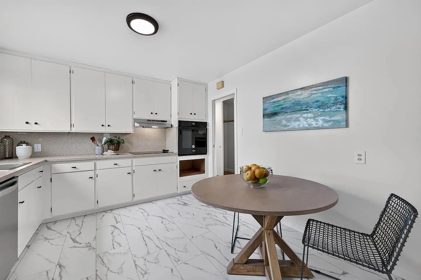 2 bed, 1180 sqft, $4,000 — Photo 3