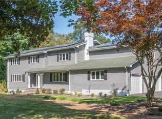 21 Forest Glen Dr, Woodbridge, CT 06525