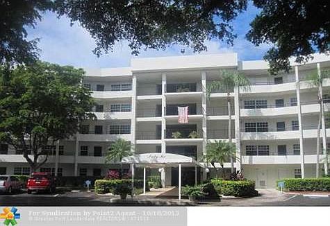 1st image of 565 Oaks Ln APT 307