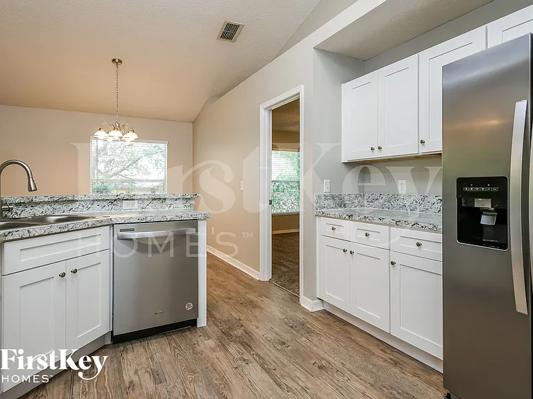 1254 Kenworth Dr — Photo 8