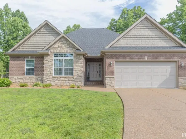 4211 Meadowbrook Ln, Newburgh, IN 47630