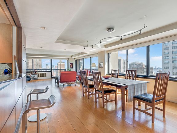 4th image of 300 E 59th St APT 2801
