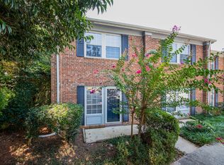 126 Chaucer Ct, Carrboro, NC 27510
