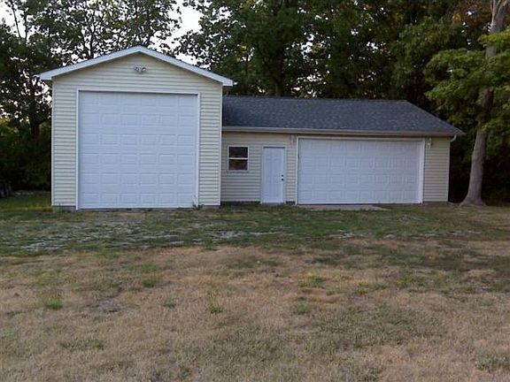 back garage 1500 sq ft