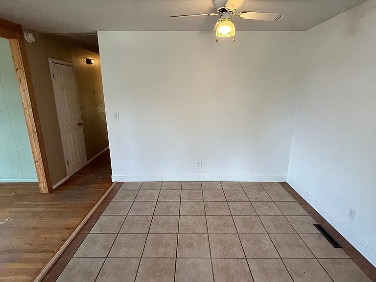 613 Crawford Ave — Photo 11