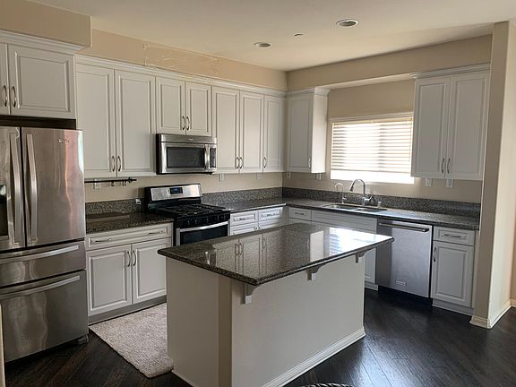4th image of 909 S Belterra Way