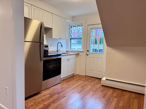 5th image of 65 R Pleasant St #3