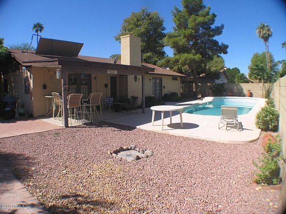 3rd image of 1974 E Vinedo Ln