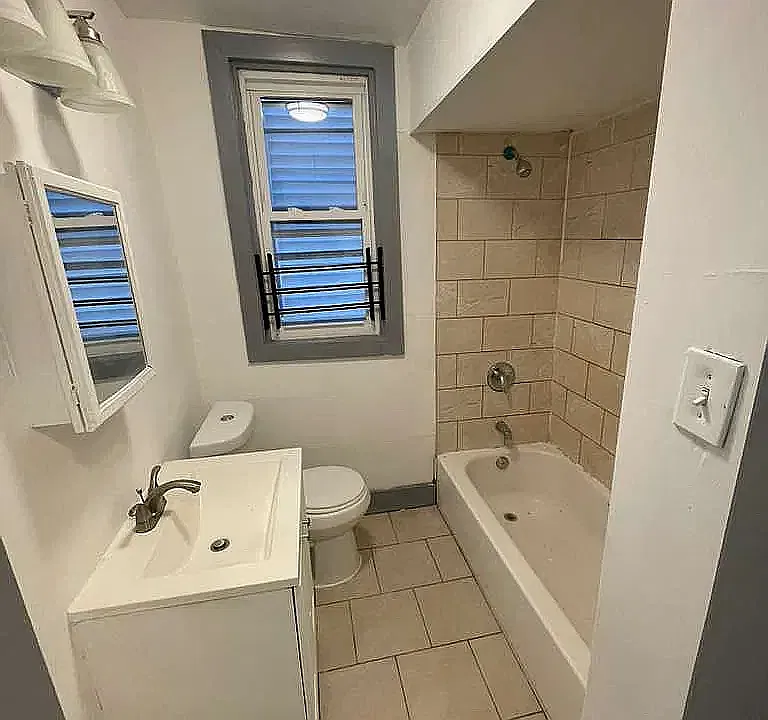 3 bed, 1.5 bath, $2,275 — Photo 2