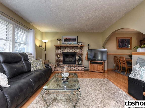 5th image of 14835 Charles Plz